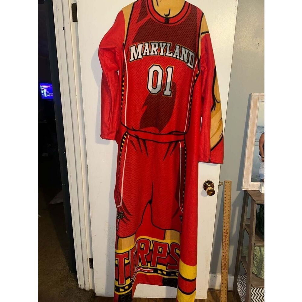 Vintage Maryland Terrapins NCAA Basketball Fleece Snuggie Sleeved Blanket